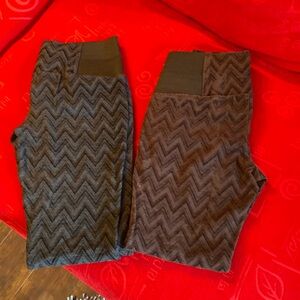 2 pair of One 5 One brand leggings
